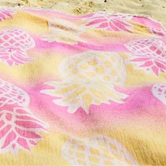 Pineapple Blanket Towel Reversible Versatile Soft Jacquard Weave Travel Towel - Picture 2 of 10